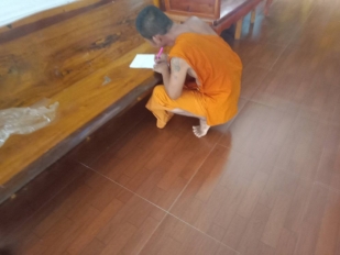 โต๊ะพับโฟเมก้าหน้าขาว ส่ง วัดโพนทอง ต.นาหนาด อ.ธาตุพนม จ.นครพนม