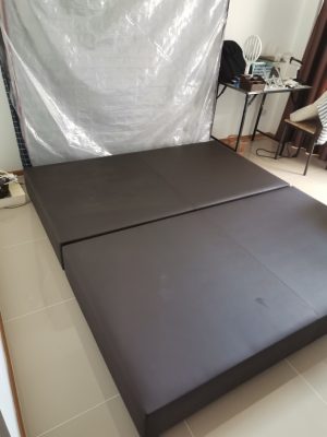 ฐานรองเตียงไม่มีหัว