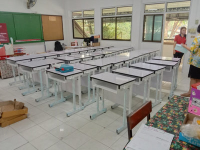 โต๊ะนักเรียนสาธิตมัธยม มีที่แขวนกระเป๋า
