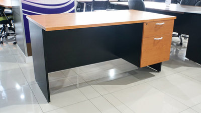 โต๊ะทำงาน 2 ลิ้นชัก (ขวา) รุ่น 5D1502-LCD