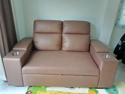 sofa jonny