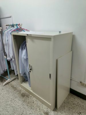 ตู้เสื้อผ้าทรงกลาง บานเลื่อนทึบ 3 ฟุต รุ่น WS-C4