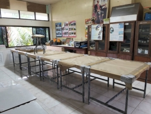 โต๊ะปฏิบัติการวิทยาศาสตร์+เก้าอี้DT-159โต๊ะสแตนเลส201ส่งที่รร.ท่าบ่อพิทยาคมต.กองนางอ.ท่าบ่อจ.หนองคาย