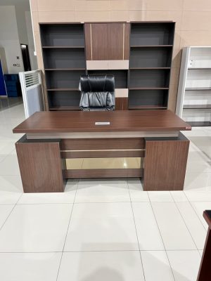โต๊ะผู้บริหาร Bosswork ขนาด 180 ซม. รุ่น ETB-181