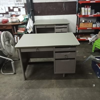 โต๊ะทำงานเหล็ก 3.5 ฟุต รุ่น TC-3.5